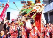 Ribuan Warga Padang Tumpah Ruah Saksikan Kemeriahan Carnaval Sepasan di Kawasan Kota Tua