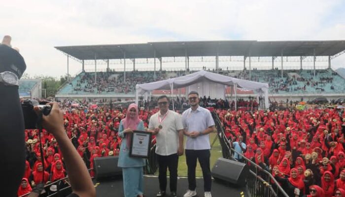Dharmasraya Pecahkan Rekor Dunia, 3.380 Alat Musik Tradisional Talempong Pacik Bergema di Sport Center Koto Padang