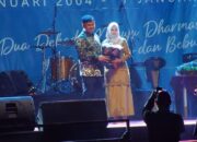 Penuh Haru! Bupati Sutan Riska dan Istri Berpamitan di Malam Bahagia Hari Jadi Kabupaten Dharmasraya