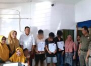 Disergap Satpol PP Padang, Tiga ABG Pelaku Pungli di Jembatan Siti Nurbaya Buat Pernyataan Dihadapan Orang Tua