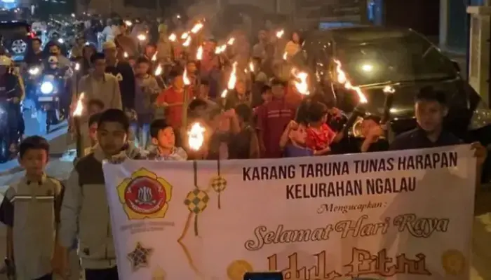 Nyalakan 1.000 Obor, Malam Takbiran Idul Fitri Meriah di Ngalau Padang Panjang