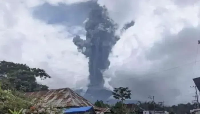 Gunung Marapi Kembali Erupsi, Warga Radius 3 KM Diimbau Menjauh 