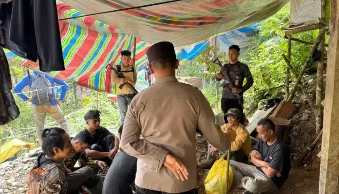 Polres Solok Selatan Grebek Tambang Emas Ilegal di Jorong Sungai Ipuh KPGD,  10 Pekerja Diamankan