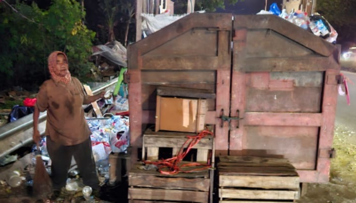 Tetap Bertugas saat Lebaran, Petugas DLH Padang Sesalkan Warga Buang Sampah Tidak Sesuai Jadwal