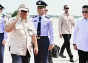 Presiden Prabowo Naik Helikopter Lakukan Panen Raya 14 Provinsi di Majalengka