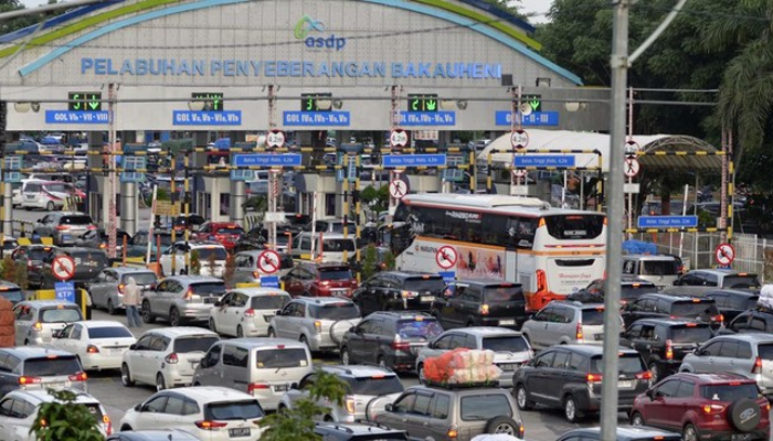 Puncak Arus Balik, Antrean Kendaraan Capai 3,5 Km di Pelabuhan Bakauheni