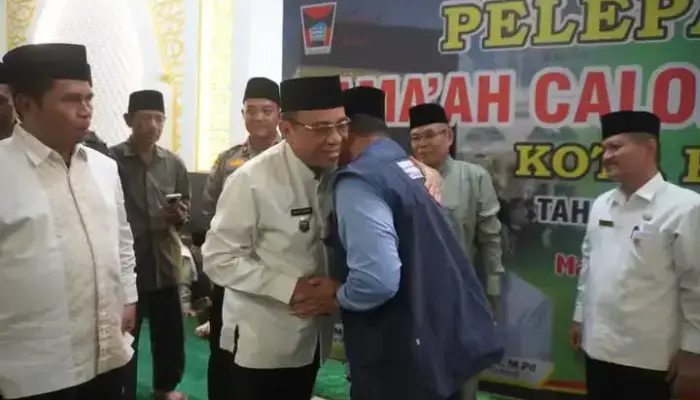 Kloter I, 423 Jemaah Calon Haji Kota Padang Mulai Berangkat ke Tanah Suci