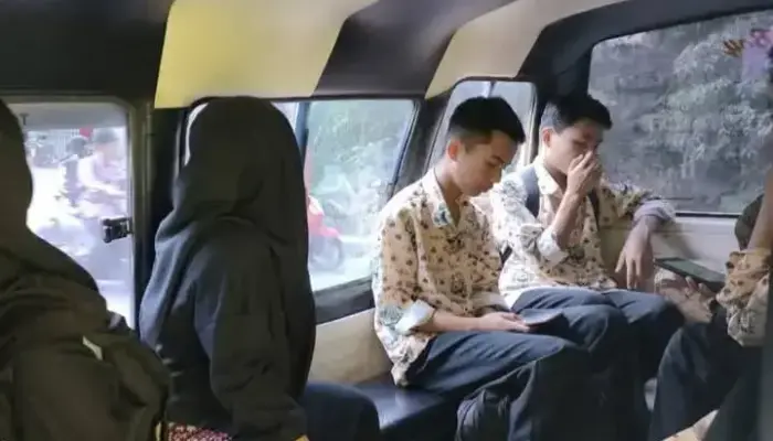 Berangkat Sekolah Tepat Waktu, Siswa di Kota Ini Rasakan Berbagai Manfaat Angkutan Gratis Pelajar