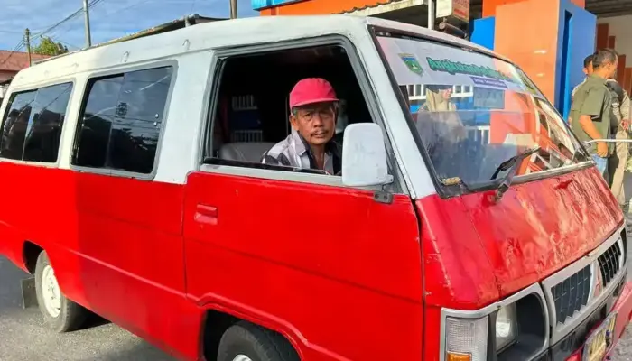 Program Angkutan Gratis Pelajar Ikut Bantu Ekonomi Sopir Angkot di Padang Panjang