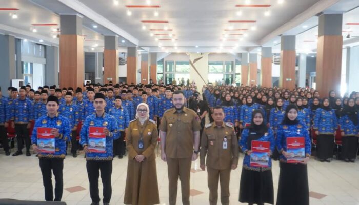 Padang Terima 397 Pegawai Baru, Lepas 484 Pensiunan