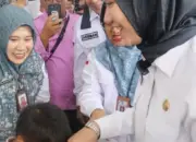 Bupati Dharmasraya Sebar Starlink di 17 Sekolah Blankspot Agar Siswa Bisa Ujian Online