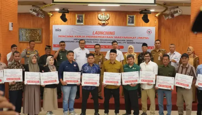 Sinergi PT Semen Padang dan Pemko Padang Kucurkan Rp2,29 Miliar Bantu Ekonomi 4.400 Warga