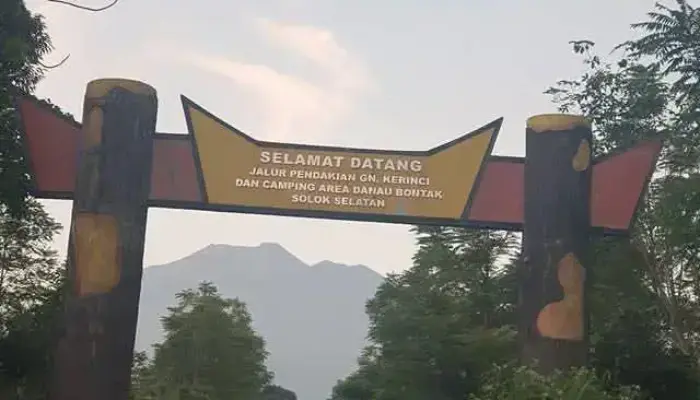 TMMD Solok Selatan Bangun Jalur Pendakian Gunung Kerinci Lewat Pincuran Tujuh Nagari Lubuk Gadang