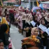 Festival Langgam “1.000 Katidiang Saok” Potret Kebersamaan Warga Nagari Tanjung Alam Tanah Datar