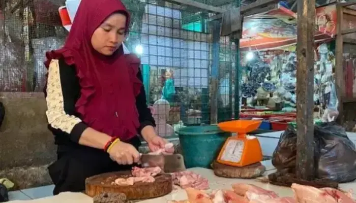 Jelang Lebaran Tak Bisa Ditawar! Usai Kurban, Harga Ayam Potong Melorot Drastis