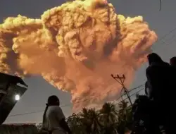 Gunung Lewotobi di NTT Meletus, Semburan Abu Vulkanik Capai 10 Km