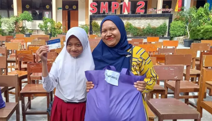 Kartu Sakti “Padang Juara” Selamatkan Ribuan Anak yang Terancam Putus Sekolah Karena Besarnya Biaya Pendidikan