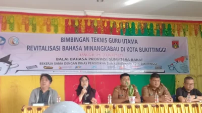Balai Bahasa Sumatera Barat Latih “Revitalisasi Bahasa Minang” Bagi Guru SD/SMP Bukittinggi