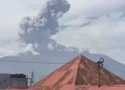 Gunung Marapi “Batuk” Lagi, Masyarakat Radius 3 Km Diminta Waspada