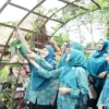 Tim Penilai Provinsi Takjum dengan Karya TP PKK Nagari Tanjung Bonai Tanah Datar