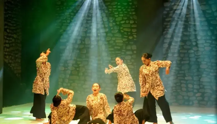 Tari “Dualitas” Guncang Festival Nan Jombang di Hari Pertama Acara HUT ke-356 Padang