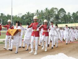 Langkah Tegap Siswa Solok Selatan Kibarkan Bendera Merah Putih Bikin Bupati Khairunas Terharu!