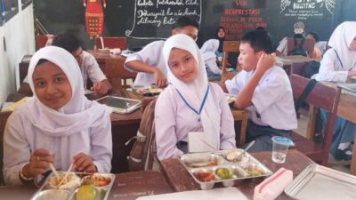 Lebih Setengah Tahun Menunggu, Makanan Bergizi Gratis Akhirnya Sampai di Solok Selatan