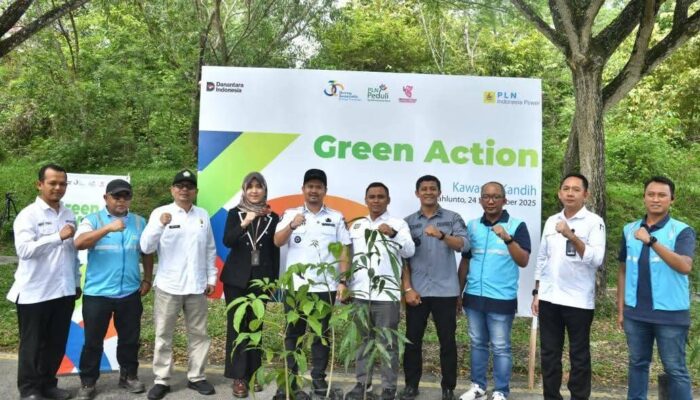 PLN Indonesia Power Hijaukan Kawasan Kandi Ombilin dengan 450 Bibit Pohon Produktif