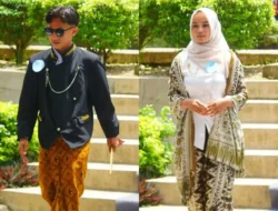 FOTO: Pesona Gadis dan Bujang Dharmasraya saat Lomba Hari Batik Nasional