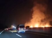 Warga Heboh! Meteor Berupa Bola Api Jatuh dari Langit Cirebon, Bunyi Dentuman Sangat Keras