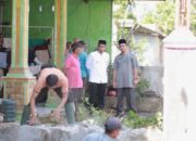 Geram! Walikota Solok Pimpin Langsung Pembongkaran Bangunan Liar di Atas Drainase