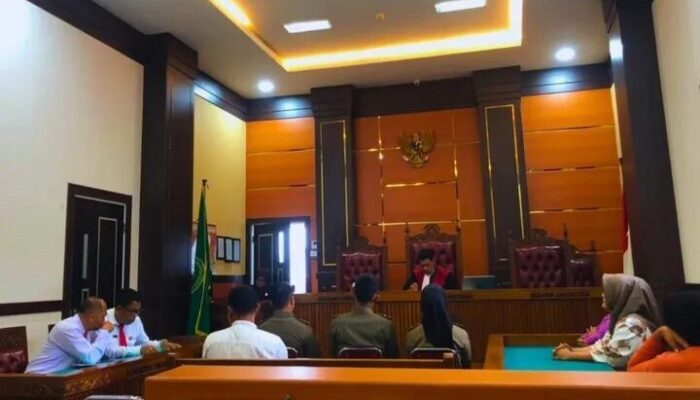 Owner Cafe dan PKL Pelanggar Perda Jalani Sidang Tipiring di Pengadilan Negeri Padang