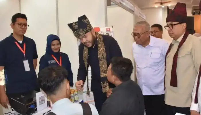 Padang Job Fair Dikomentari Sinis di Medsos, Ini Jawaban Telak Walikota Fadly Amran!