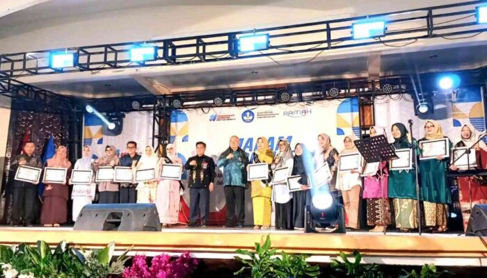 Agam Raih 2 Pengghargaan di Malam Apresiasi Kemendikdasmen 2025