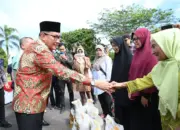 5.185 Keluarga Kurang Mampu di Bukittinggi Terima Bantuan Pangan Pemerintah