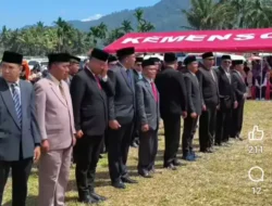 Di Bawah Terik Matahari,  Bupati Limapuluh Kota Lantik Pejabat di Lapangan Pemukiman Warga