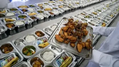 Siswa SMP Negeri 2 Guntal Solok Antusias Sambut Makan Bergizi Gratis Perdana