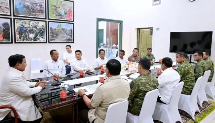Tiba di Sumbar, Presiden Prabowo Langsung Rapat dengan Jajaran di Kodam XX/TIB Padang