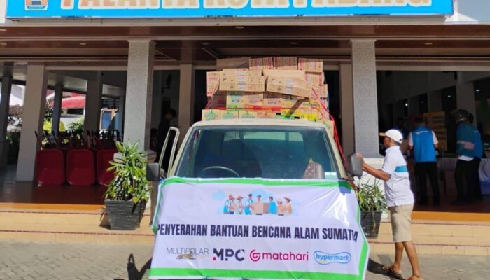 Hypermart dan Matahari Basko City Mall Serahkan Bantuan untuk Korban Bencana Padang