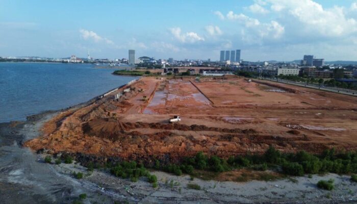 Rekontruksi Mangrove di Batam Bagai Menggali Lubang Tutup Lubang