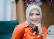 Musik Minang Heboh! Artis Cantik Fauzana Disomasi Pencipta Lagunya