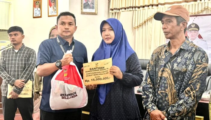 Santunan dari Kemensos Cair, Ahli Waris Korban Bencana Galodo Terima Rp15 Juta