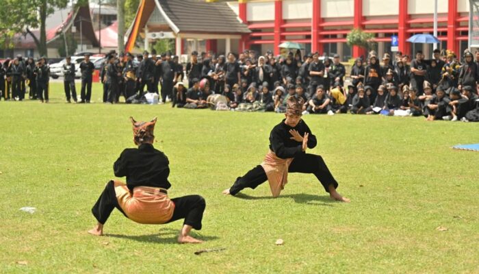 Silat Tradisi Minangkabau Resmi Jadi Ekstrakurikuler Wajib SMA di Sumbar
