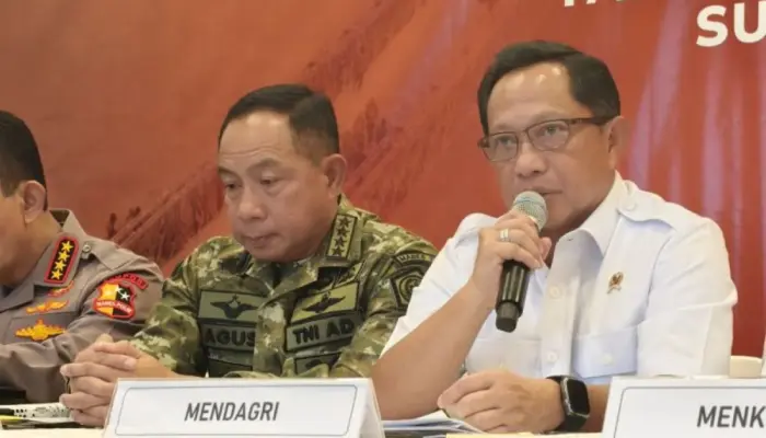 Mendagri: Contoh Sumbar! Kepala Daerah dan Forkopimdanya Sangat Solid Tangani Bencana