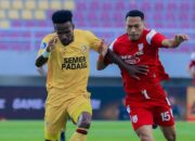 Duel Krusial Sore Ini! Semen Padang vs Persis Solo Demi Zona Aman