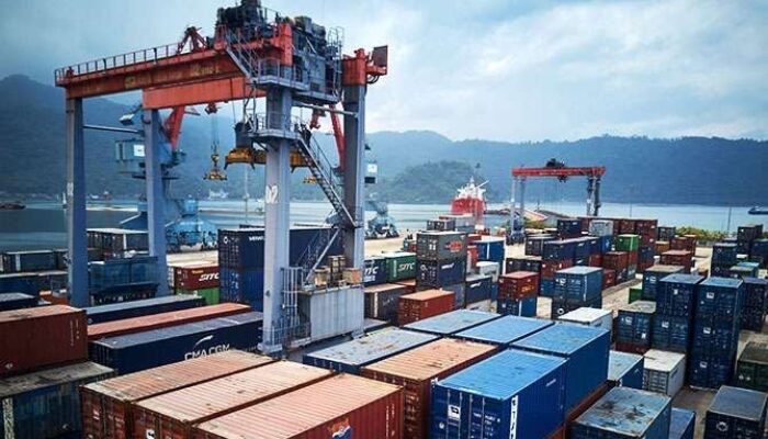 Bongkar Muat Barang Pelabuhan Teluk Bayur Anjlok 25% Persen, Ekspor Sumbar Lesu!