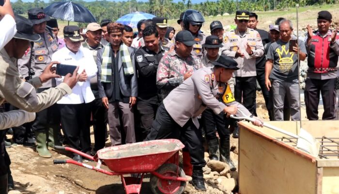 Polri Bangun Jembatan Bailey di Subarang Aia Palembayan