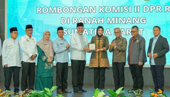 Gubernur Mahyeldi Minta Dukungan Komisi II DPR RI untuk Percepatan Pencairan dana TKD Sumbar