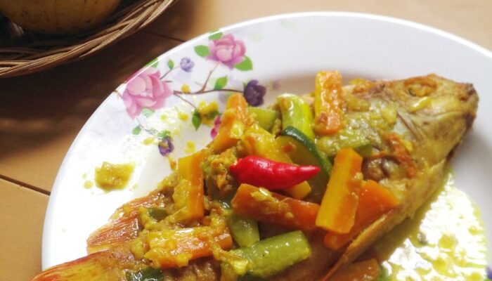 Ikan Nila Acar Kuning Bumbu Kampuang, Menu Menggugah Selera saat Berbuka Puasa!