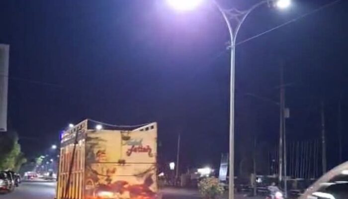 700 Lampu PJU Meterisasi Mulai Terpasang di Jalan-jalan Utama Dharmasraya